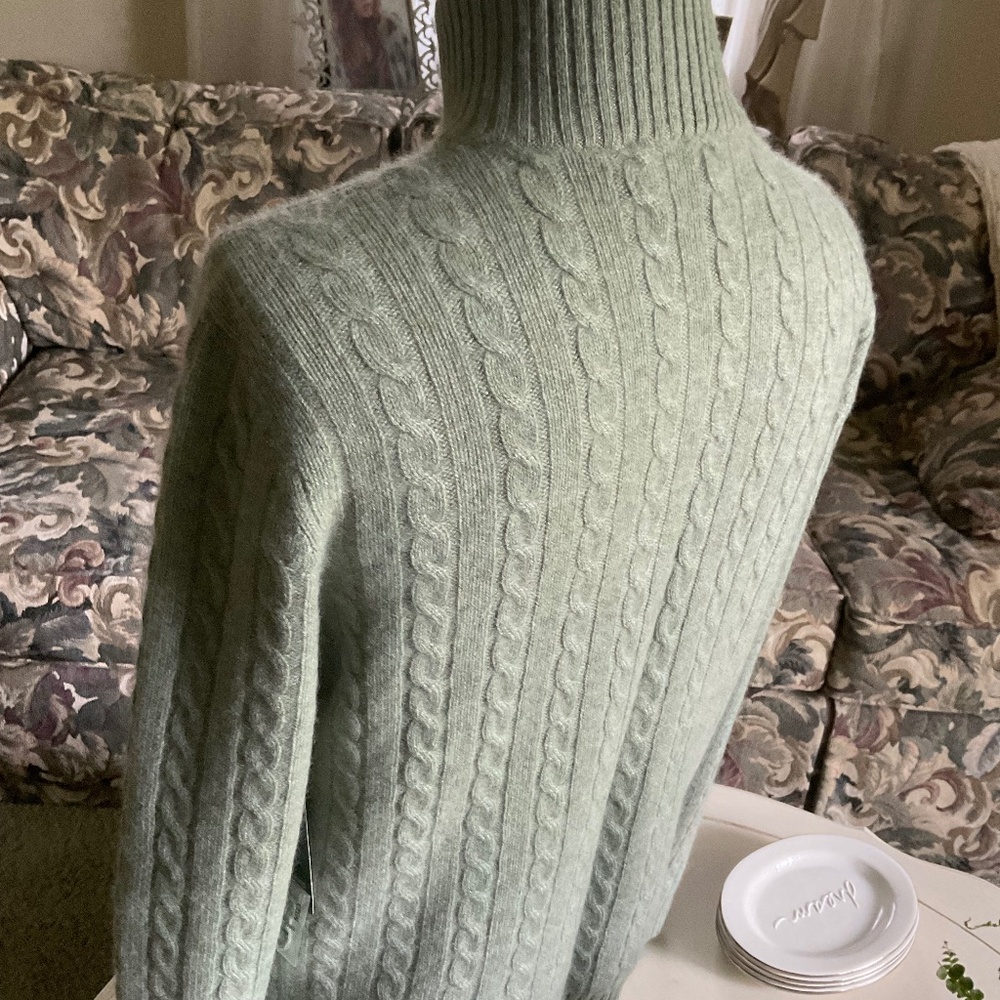 Ralph Lauren Sage Green 100% cashmere Cardigan Sweater, size L - Picture 3 of 4
